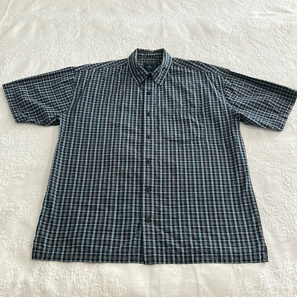 ADDRESS UNKNOWN SHORT SLEEVE BUTTON DOWN MEN’S SHIRT LARGE - Picture 2 of 9